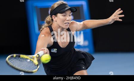 Melbourne, Australie.27th janvier 2022.Danielle Collins, des États-Unis, participe au match demi-fin féminin contre IGA Swiatek, de Pologne, à l'Open d'Australie à Melbourne Park, à Melbourne, en Australie, le 27 janvier 2022.Credit: Hu Jingchen/Xinhua/Alay Live News Banque D'Images