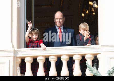 Monte Carlo, Monaco.27th janvier 2022.Le Prince Albert II de Monaco, le Prince Jacques de Monaco et la Princesse Gabriella de Monaco posent sur le balcon lors des célébrations de la Sainte-consacrer, le 27 janvier 2022 à Monaco, Monaco.Sainte-consacrer est le Saint patron de la Principauté de Monaco et de l'île méditerranéenne Corse de France.Photo de David Niviere/ABACAPRESS.COM crédit: Abaca Press/Alay Live News Banque D'Images