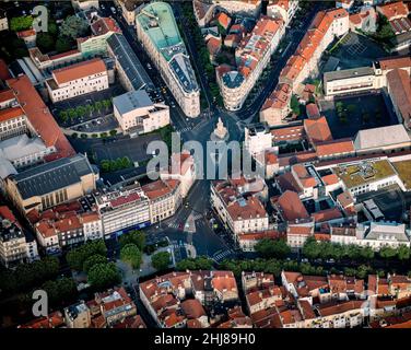 FRANCE.PUY-DE-DÔME (63) CLERMONT-FERRAND.VUE AÉRIENNE Banque D'Images