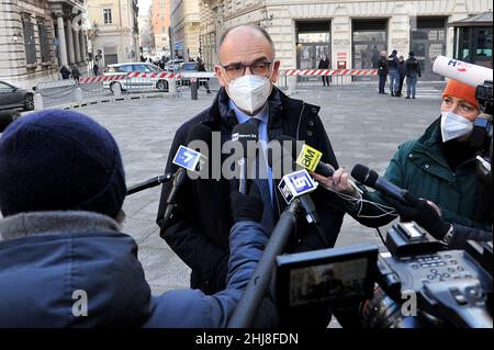 Roma, Italie.27th janvier 2022.Enrico Letta est un homme politique et universitaire italien, président du Conseil des ministres de la République italienne, en dehors du Montecitorio, lors des élections du nouveau Président de la République italienne à Rome.Napoli, Italie, 26 janvier 2022.(Photo par Vincenzo Izzo/Sipa USA) crédit: SIPA USA/Alay Live News Banque D'Images