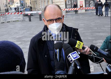 Roma, Italie.27th janvier 2022.Enrico Letta est un homme politique et universitaire italien, président du Conseil des ministres de la République italienne, en dehors du Montecitorio, lors des élections du nouveau Président de la République italienne à Rome.Napoli, Italie, 26 janvier 2022.(Photo par Vincenzo Izzo/Sipa USA) crédit: SIPA USA/Alay Live News Banque D'Images