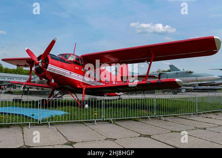 Avions au Musée de l'aviation d'État d'Oleg Antonov à Kiev, Ukraine Banque D'Images