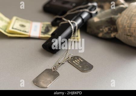 LE concept MILITAIRE AMÉRICAIN : arme à feu, uniforme militaire. Banque D'Images