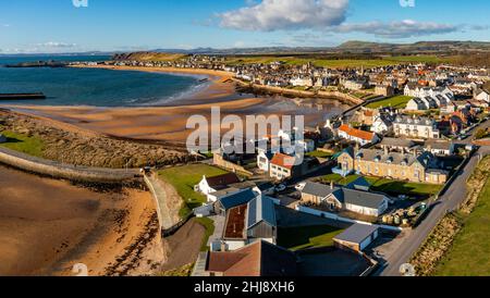 Vue aérienne depuis les villages d'Elie et d'Earlsferry de Firth of Forth Coast, Fife, Écosse, Royaume-Uni Banque D'Images