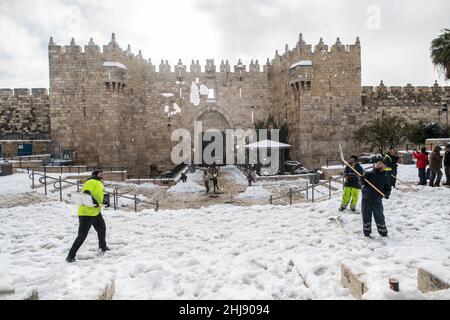 La tempête d'Elpis couvre Jérusalem avec de la neige Banque D'Images