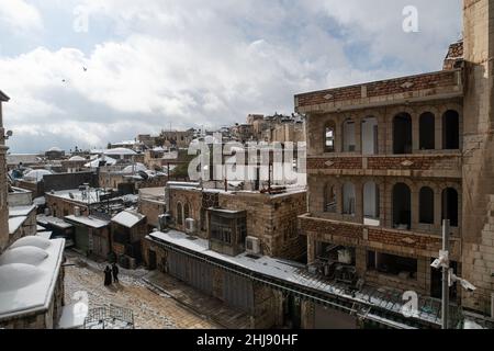 La tempête d'Elpis couvre Jérusalem avec de la neige Banque D'Images