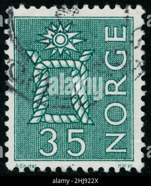 POLTAVA, UKRAINE - 27 janvier 2022.Timbre vintage imprimé en Norvège vers 1962 montre nœud de récif Banque D'Images