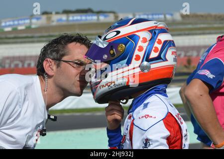 Nyck de Vries vu ici au cours de sa carrière de karting, le pilote de course néerlandais est actuellement pilote d'essai et de réserve pour l'écurie Mercedes-AMG Petronas F1, de Vries a remporté le Championnat du monde de Formule E 2020 et le Championnat de Formule 2 FIA 2019, Ainsi que les championnats du monde de karting 2010 et 2011. Banque D'Images