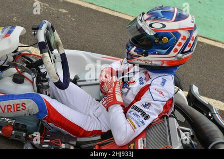 Nyck de Vries vu ici au cours de sa carrière de karting, le pilote de course néerlandais est actuellement pilote d'essai et de réserve pour l'écurie Mercedes-AMG Petronas F1, de Vries a remporté le Championnat du monde de Formule E 2020 et le Championnat de Formule 2 FIA 2019, Ainsi que les championnats du monde de karting 2010 et 2011. Banque D'Images