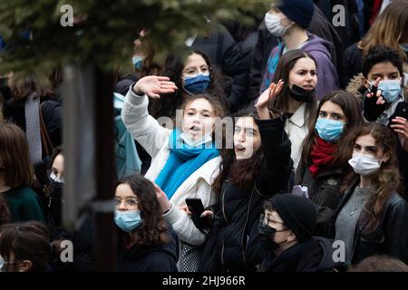 Paris, France.27th janvier 2022.Manifestations lors d'une mobilisation interprofessionnelle (protestation) sur les salaires et l'emploi à Paris le 27 janvier 2022.Photo de Raphael Lafargue/ABACAPRESS.COM crédit: Abaca Press/Alay Live News Banque D'Images