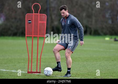 OLDHAM, ROYAUME-UNI.27th JANV. Harrison McGahey d'Oldham Athletic pendant l'entraînement à Chapel Road, Oldham, le jeudi 27th janvier 2022.(Credit: Eddie Garvey | MI News) Credit: MI News & Sport /Alay Live News Banque D'Images