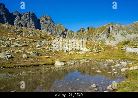 Vallée de Hincova dans les montagnes slovaques de haute Tatra. Banque D'Images