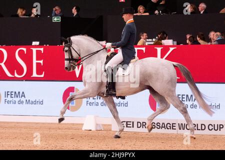 Hans Peter Minderhoud et Zanardi NED de Glock lors de la coupe du monde de la FEI 2019 de Longines, le 30 2019 novembre à Madrid, Espagne Banque D'Images