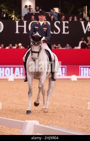 Hans Peter Minderhoud et Zanardi NED de Glock lors de la coupe du monde de la FEI 2019 de Longines, le 30 2019 novembre à Madrid, Espagne Banque D'Images