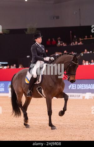 Inna Logotenkova et Fleraro UKR lors de la coupe du monde de la FEI 2019 de Longines, le 30 2019 novembre à Madrid, Espagne Banque D'Images