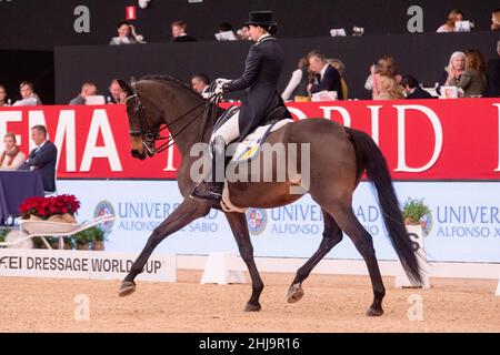 Inna Logotenkova et Fleraro UKR lors de la coupe du monde de la FEI 2019 de Longines, le 30 2019 novembre à Madrid, Espagne Banque D'Images