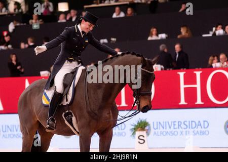 Inna Logotenkova et Fleraro UKR lors de la coupe du monde de la FEI 2019 de Longines, le 30 2019 novembre à Madrid, Espagne Banque D'Images