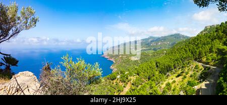 Panorama à partir d'un coût élevé vu de Mirador de Ricardo Roca, Majorque, Espagne Banque D'Images