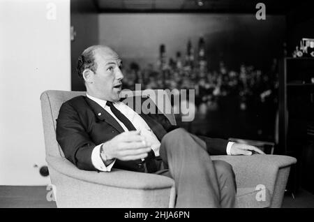 Stirling Moss photographié lors de son entretien de 1964 avec le miroir Tony Miles photographié 14th mai 1964Stirling Moss Banque D'Images