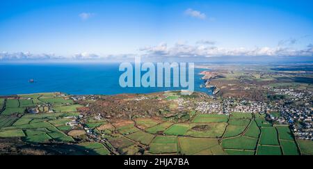 Panorama depuis un drone au-dessus de St. Agnes, Cornwall, Angleterre Banque D'Images