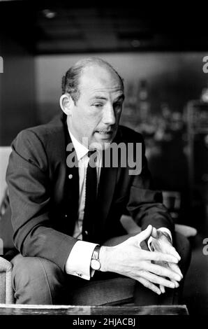 Stirling Moss photographié lors de son entretien de 1964 avec le miroir Tony Miles photographié le 14th mai 1964 Banque D'Images