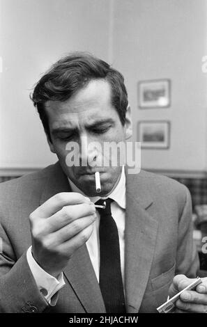 Roger Vadim, réalisateur français. Au bar de Paris, France, avril 1964. Banque D'Images