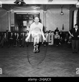 Henry Cooper vu ici en formation au Bellingham pour sa lutte contre Cassius Clay à Wembley.16th juin 1963 Banque D'Images