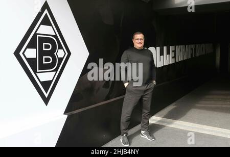 Monchengladbach, Allemagne.10th Sep, 2018. Firo football, football, 09/10/2018 1st Bundesliga, saison 2018/2019 VfL Borussia Monchengladbach Moenechengladbach Manager Max Eberl, vedette, directeur sportif, tunnel d'entrée crédit: dpa/Alay Live News Banque D'Images