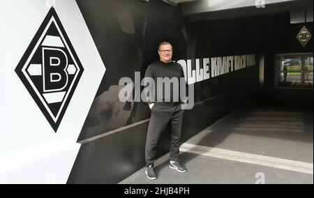 Monchengladbach, Allemagne.10th Sep, 2018. Firo football, football, 09/10/2018 1st Bundesliga, saison 2018/2019 VfL Borussia Monchengladbach Moenechengladbach Manager Max Eberl, vedette, directeur sportif, tunnel d'entrée crédit: dpa/Alay Live News Banque D'Images