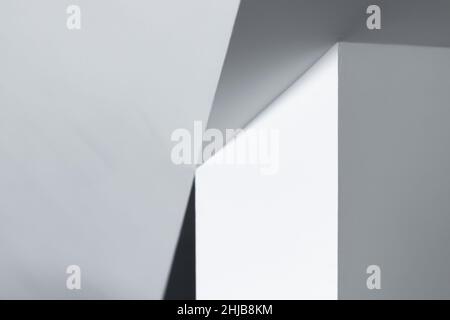 Fragment intérieur minimal abstrait.Coins et ombres blancs, arrière-plan architectural Banque D'Images