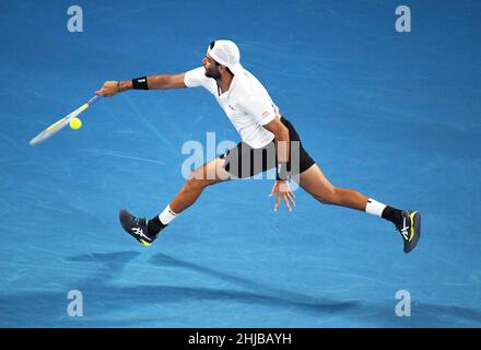 Melbourne, Australie.28th janvier 2022.Open d'Australie Melbourne Park Day 12 2/01/2022 Matteo Berrettini (ITA) losesin semi-finale hommes crédit: Roger Parker/Alay Live News Banque D'Images