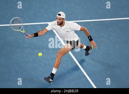 Melbourne, Australie.28th janvier 2022.Open d'Australie Melbourne Park Day 12 2/01/2022 Matteo Berrettini (ITA) perd la demi-finale masculine crédit: Roger Parker/Alay Live News Banque D'Images