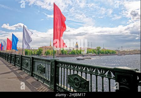 Pont du Palais sur la Neva - Saint-Pétersbourg, Russie, 27th février 2011 Banque D'Images