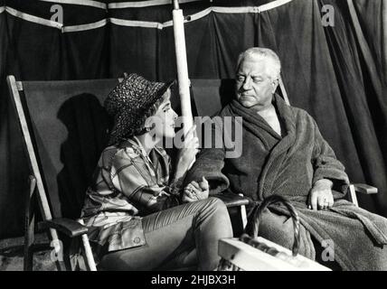 Le Baron de l'écluse année: 1960 France Directeur: Jean Delannoy Micheline Presle, Jean Gabin Banque D'Images