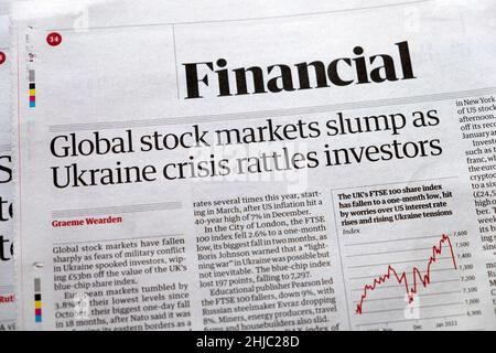 « les marchés boursiers mondiaux s'effondreraient alors que la crise ukrainienne ébranle la page financière des investisseurs du journal Guardian Headline 24 janvier 2022 à Londres au Royaume-Uni Banque D'Images