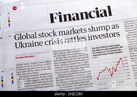 « les marchés boursiers mondiaux s'effondreraient alors que la crise ukrainienne ébranle la page financière des investisseurs du journal Guardian Headline 24 janvier 2022 à Londres au Royaume-Uni Banque D'Images