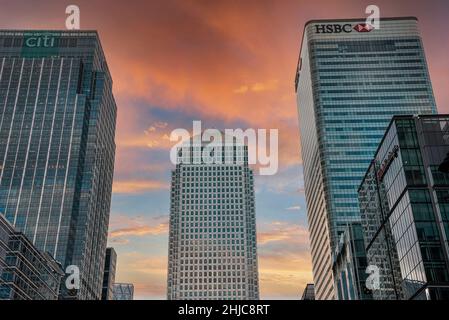 One Canada Square, HSBC, CITI contre le ciel nuageux Banque D'Images