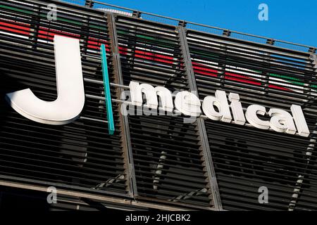 Turin, Italie.28th janvier 2022.J le journal médical est affiché.Credit: Nicolò Campo/Alay Live News Banque D'Images