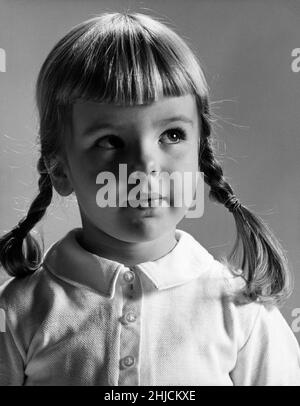 Un portrait d'une fille de six ans de 1955. Banque D'Images
