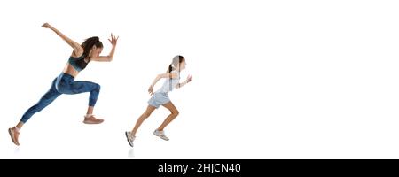 Collage de jeune femme sportive et de jeune fille, athlète en mouvement, entraînement isolé sur fond blanc. Banque D'Images