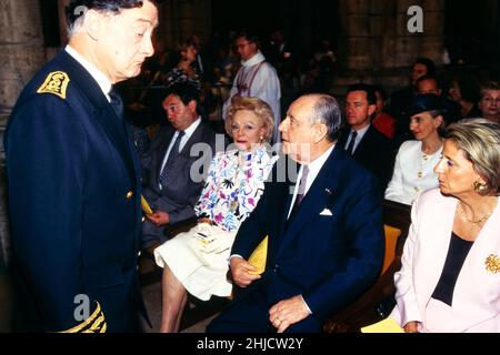 Archives 90ies : Raymond barre, Maire de Lyon, assiste à la cérémonie à la basilique de Fourvière, Lyon, France, 1995 Banque D'Images