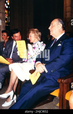 Archives 90ies : Raymond barre, Maire de Lyon, assiste à la cérémonie à la basilique de Fourvière, Lyon, France, 1995 Banque D'Images