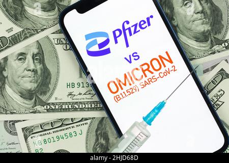 Kharkov, Ukraine - 27 janvier 2022 : variante phizer et Omicron du coronavirus.Vaccination, concept de vaccination Banque D'Images