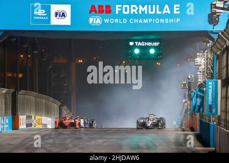 Riyad, Arabie Saoudite.28th janv. 2022. Début race1 lors de l'ePrix de Diriyah 2022, 1st et 2nd du Championnat du monde de Formule E 2022, sur le circuit de Riyad Street du 28 au 30 janvier, à Riyad, Arabie Saoudite - photo Gregory Lenormand / DPPI Banque D'Images