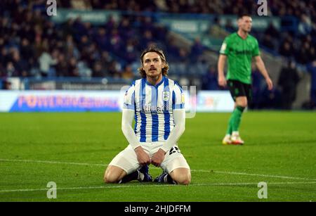 Danny Ward, de Huddersfield Town, réagit à une chance manquée lors du match du championnat Sky Bet au stade John Smith, Huddersfield.Date de la photo: Vendredi 28 janvier 2022. Banque D'Images