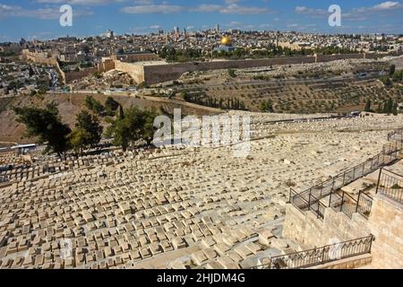 Cimetière juif sur les pentes du mont des oliviers, Jérusalem, Israël Banque D'Images