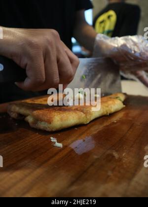 martabak doux de nouveau coupé en morceaux Banque D'Images