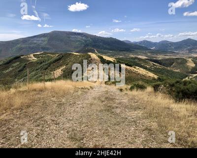 Un paysage ensoleillé aux Picos de Europa en Espagne Banque D'Images