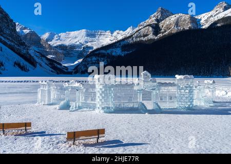 Festival d'hiver de Lake Louise, patinoire et sculpture sur glace.Parc national Banff, Rocheuses canadiennes.Alberta, Canada. Banque D'Images