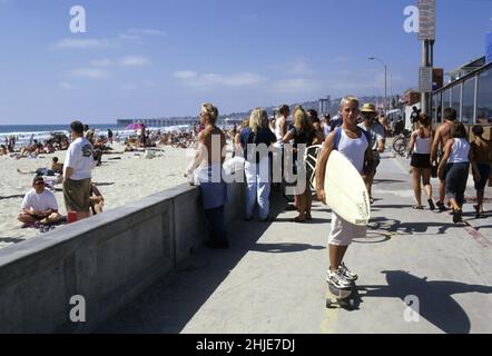 etats-unis californie san diego mission beach surfer Banque D'Images